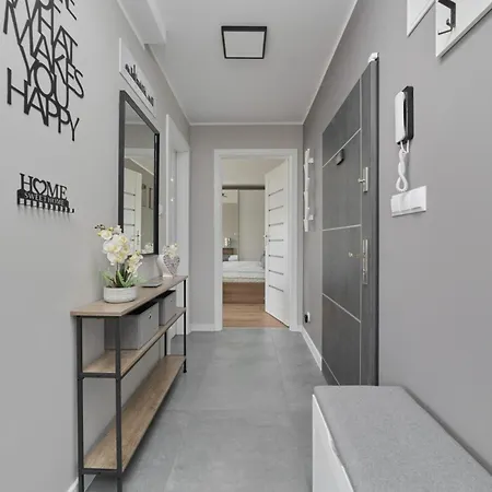 شقة Modern Kotsisa With Balcony By Renters *