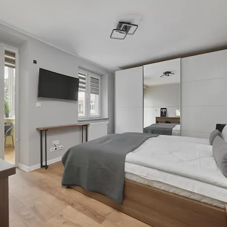 Modern Kotsisa With Balcony By Renters Apartment Wroclaw