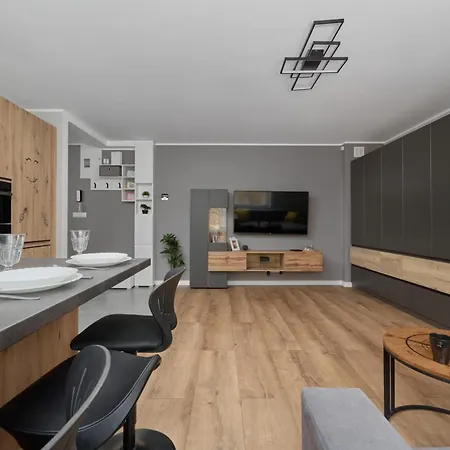 Modern Kotsisa With Balcony By Renters * Wroclaw